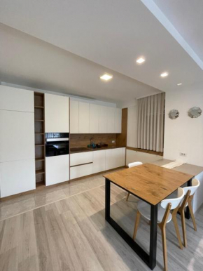 Plis Apartment II